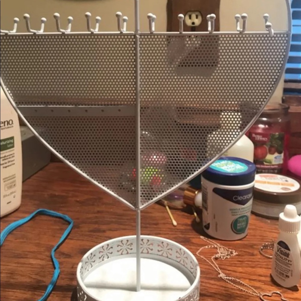 Heart shaped jewelry holder